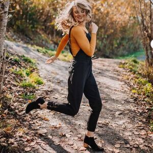 AIbion Fit Black Classic Overall Jumpsuit in Black M